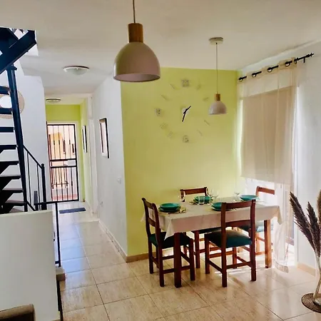 Beautiful By The Beach, Cleaning Included Holiday home